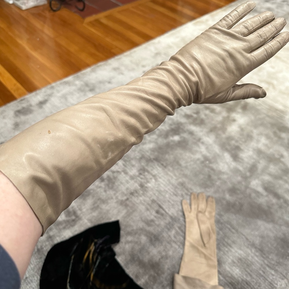 SOLD Vintage lambskin gloves